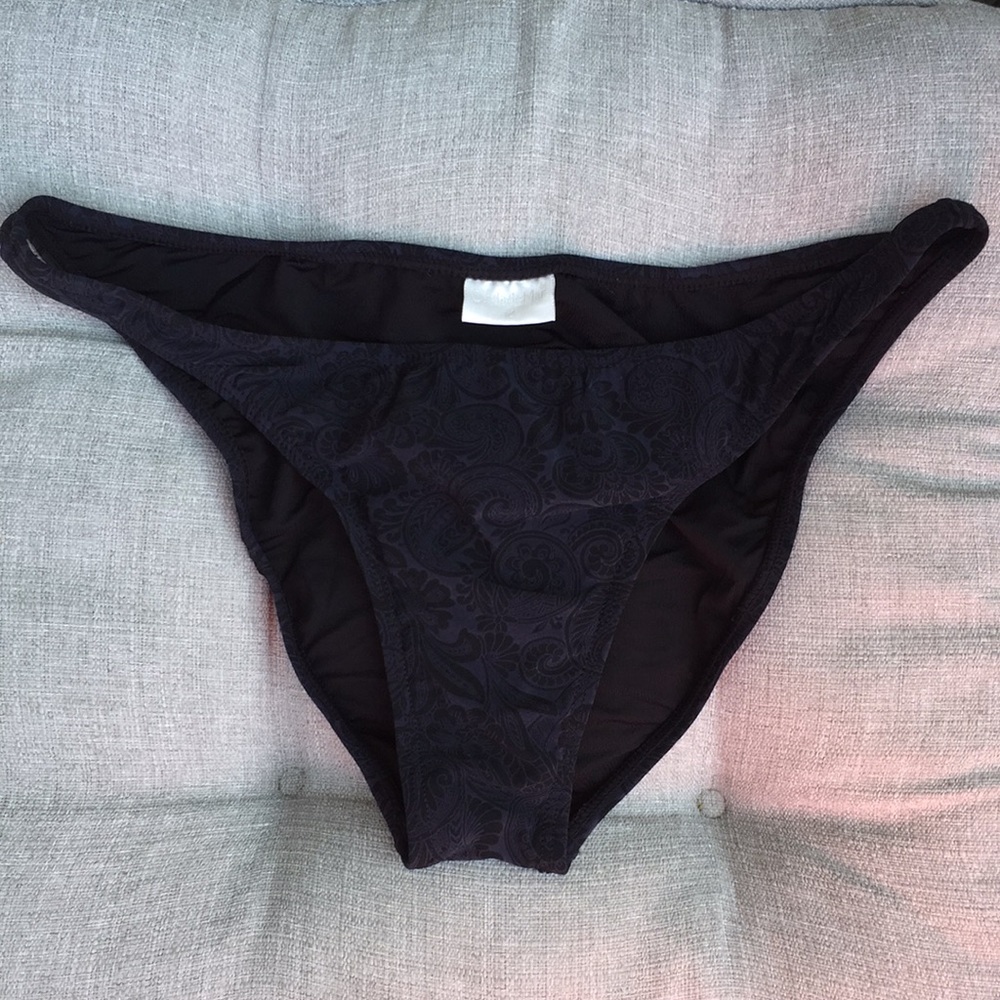 Bikini Set - Picture 3 of 5